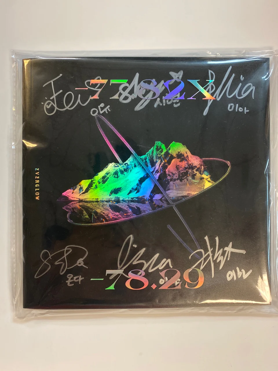 에버글로우 (EVERGLOW) - 미니2집 SIGNED - AUTOGRAPHED ALBUM [-77.82X-78.29] ONLINE ONLY