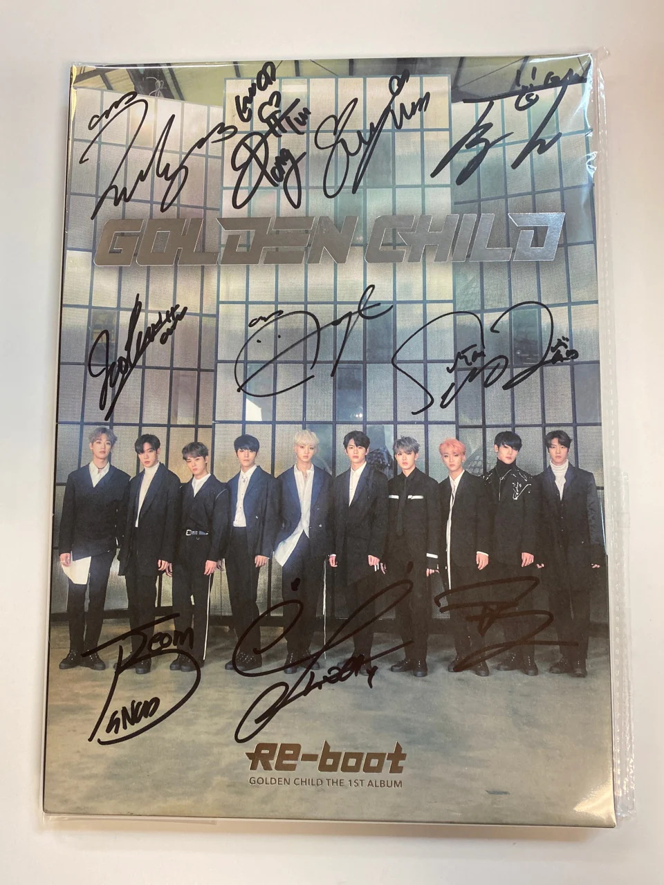 골든차일드 (Golden Child) - 정규1집 [Re-boot] SIGNED - AUTOGRAPHED (Normal ver.)