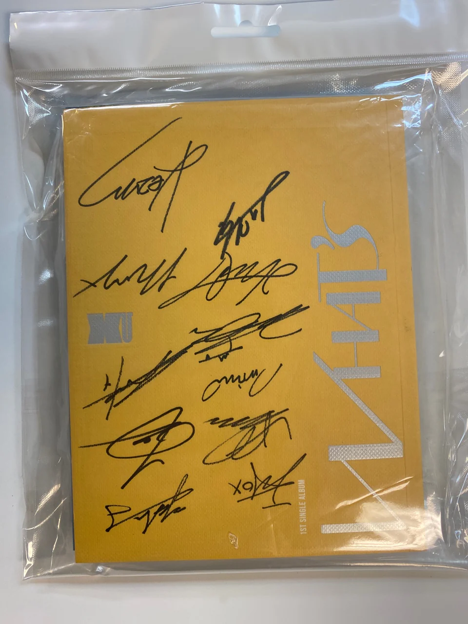 오메가엑스 (OMEGA X) - 싱글1집 SIGNED - AUTOGRAPHED ALBUM [WHAT’S GOIN’ ON] (S Ver.)