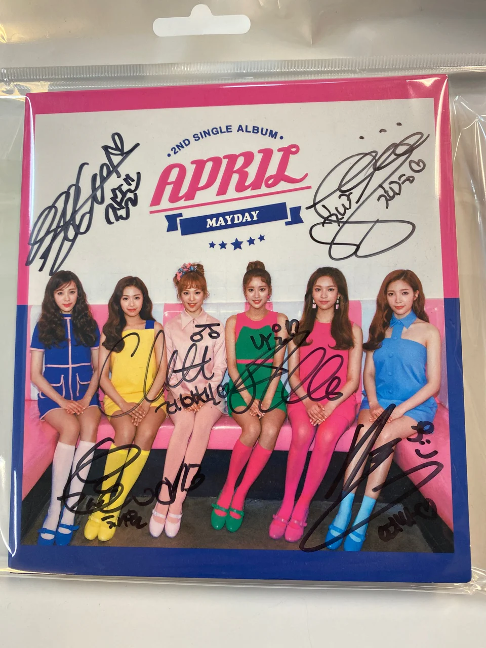 에이프릴 (APRIL) | [MAYDAY] | AUTOGRAPHED ALBUM