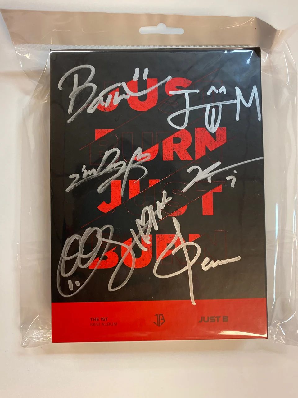 JUST B - JUST BURN - The 1ST Mini (AUTOGRAPHED ALBUM)