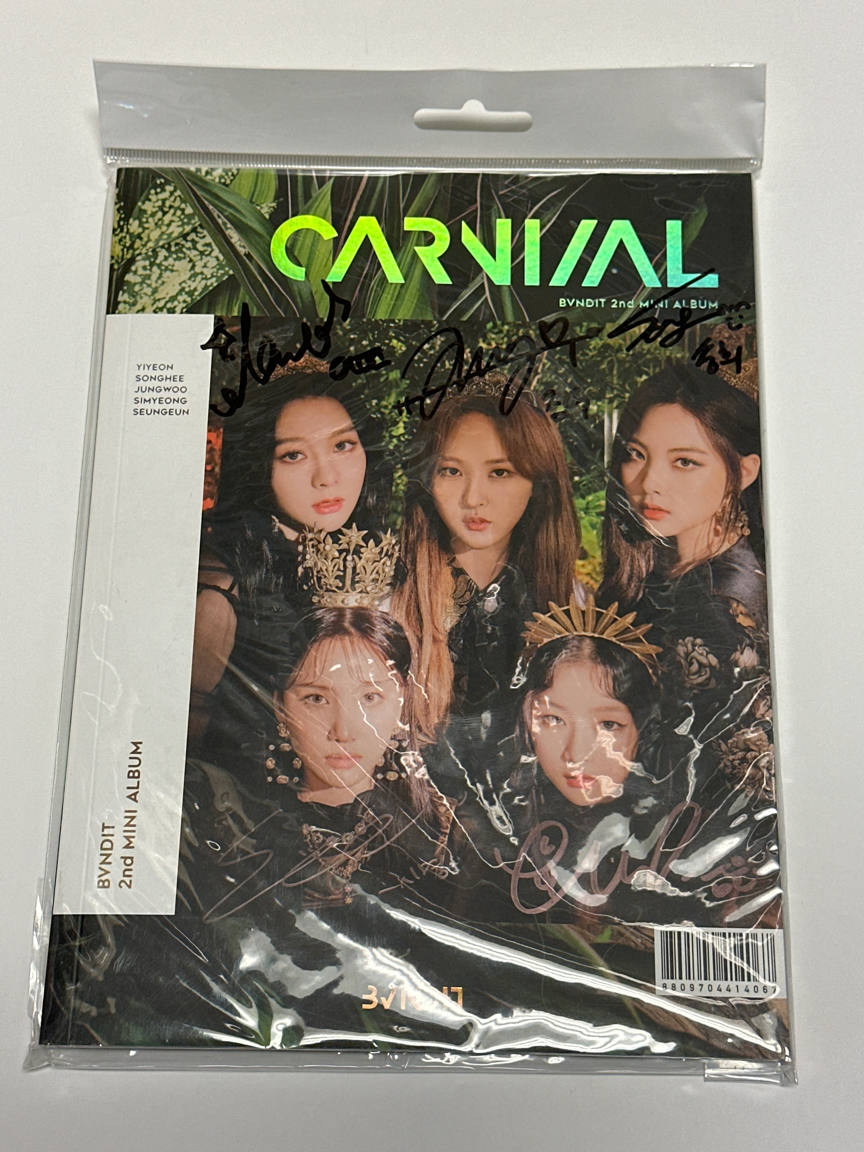 밴디트 (BVNDIT) - CARNIVAL | AUTOGRAPHED ALBUM