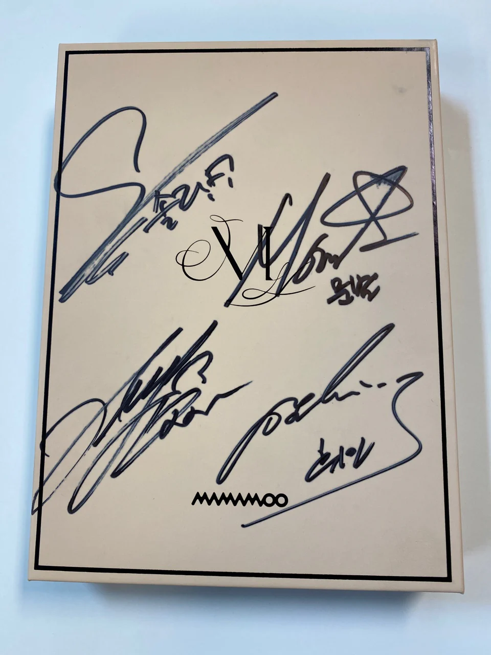 마마무(MAMAMOO) | 미니11집 [WAW] | AUTOGRAPHED ALBUM