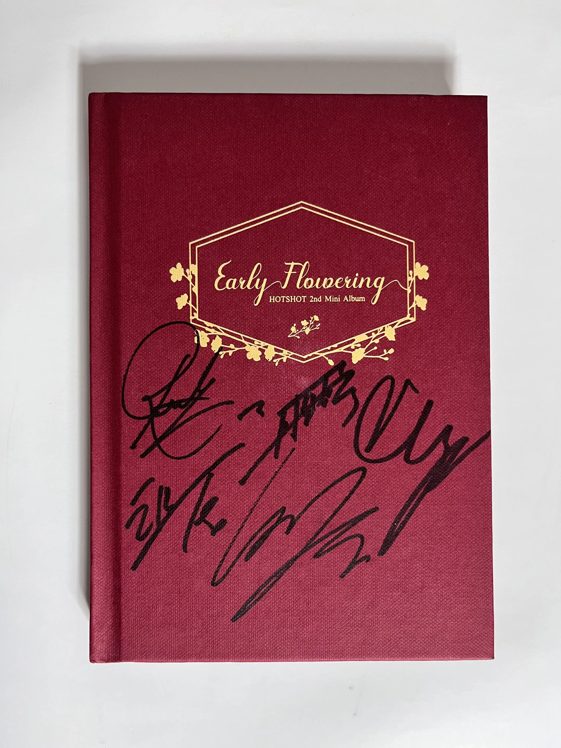 HOTSHOT - 2ND MINI ALBUM [Early Flowering] | AUTOGRAPHED ALBUM