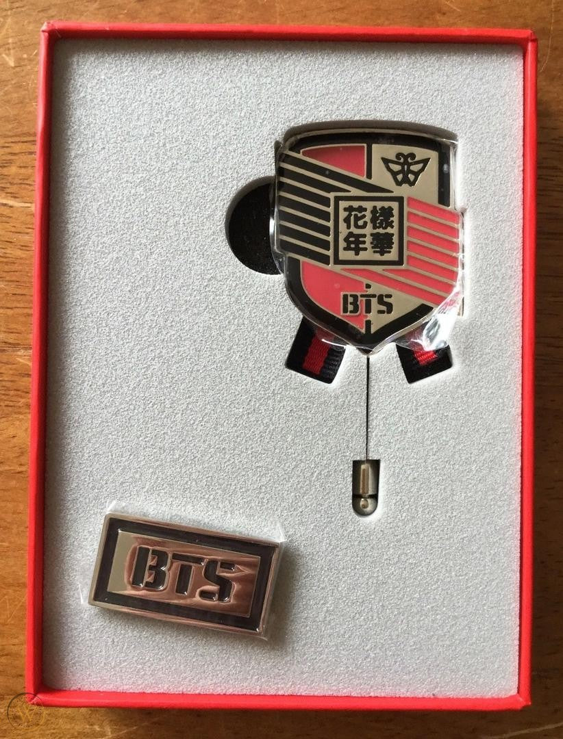 BTS - ON STAGE - BROOCH SET - LIMITED ITEM