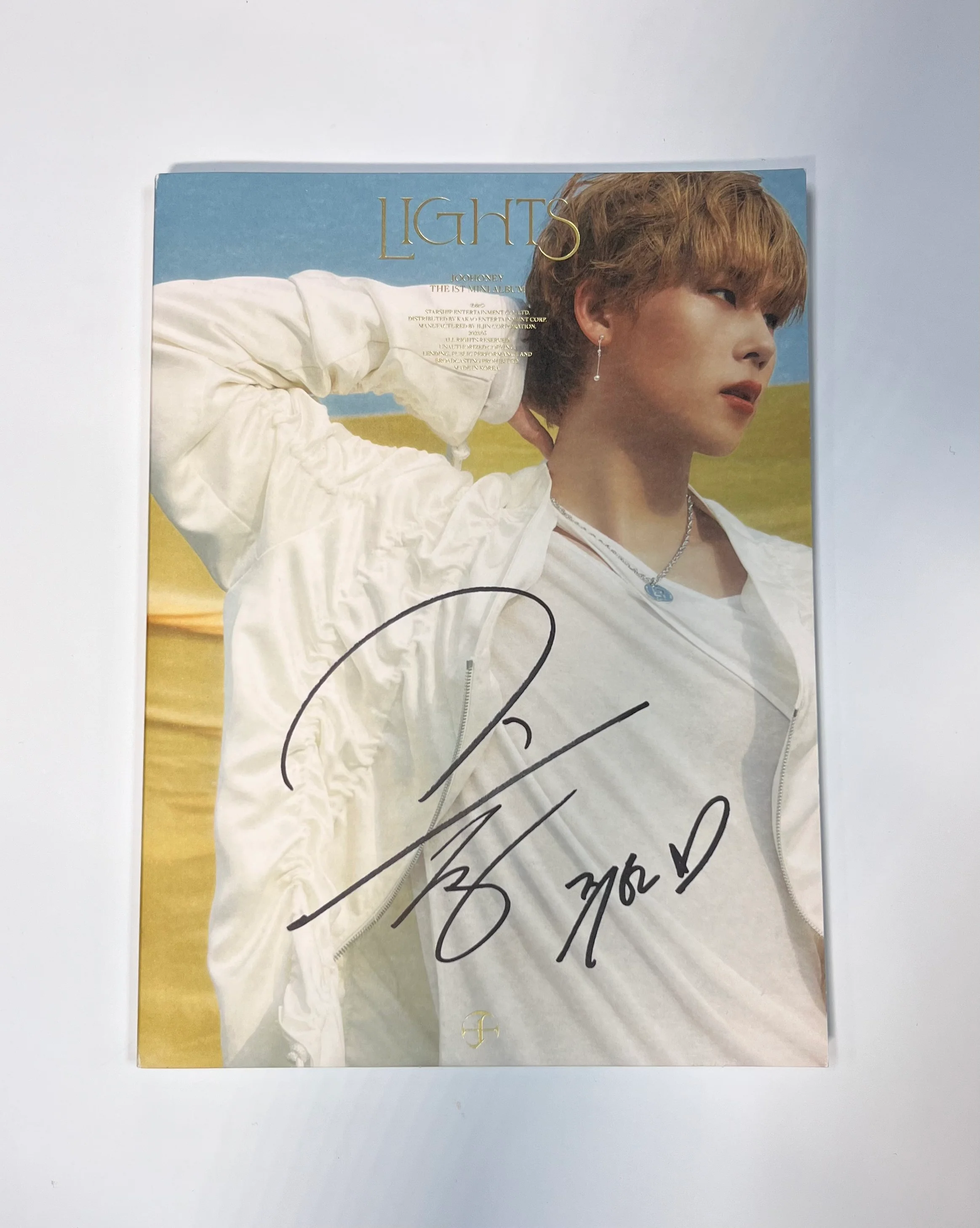 주헌 (JOOHONEY) - 미니1집 [LIGHTS] (Ver. 1) AUTOGRAPHED ALBUM