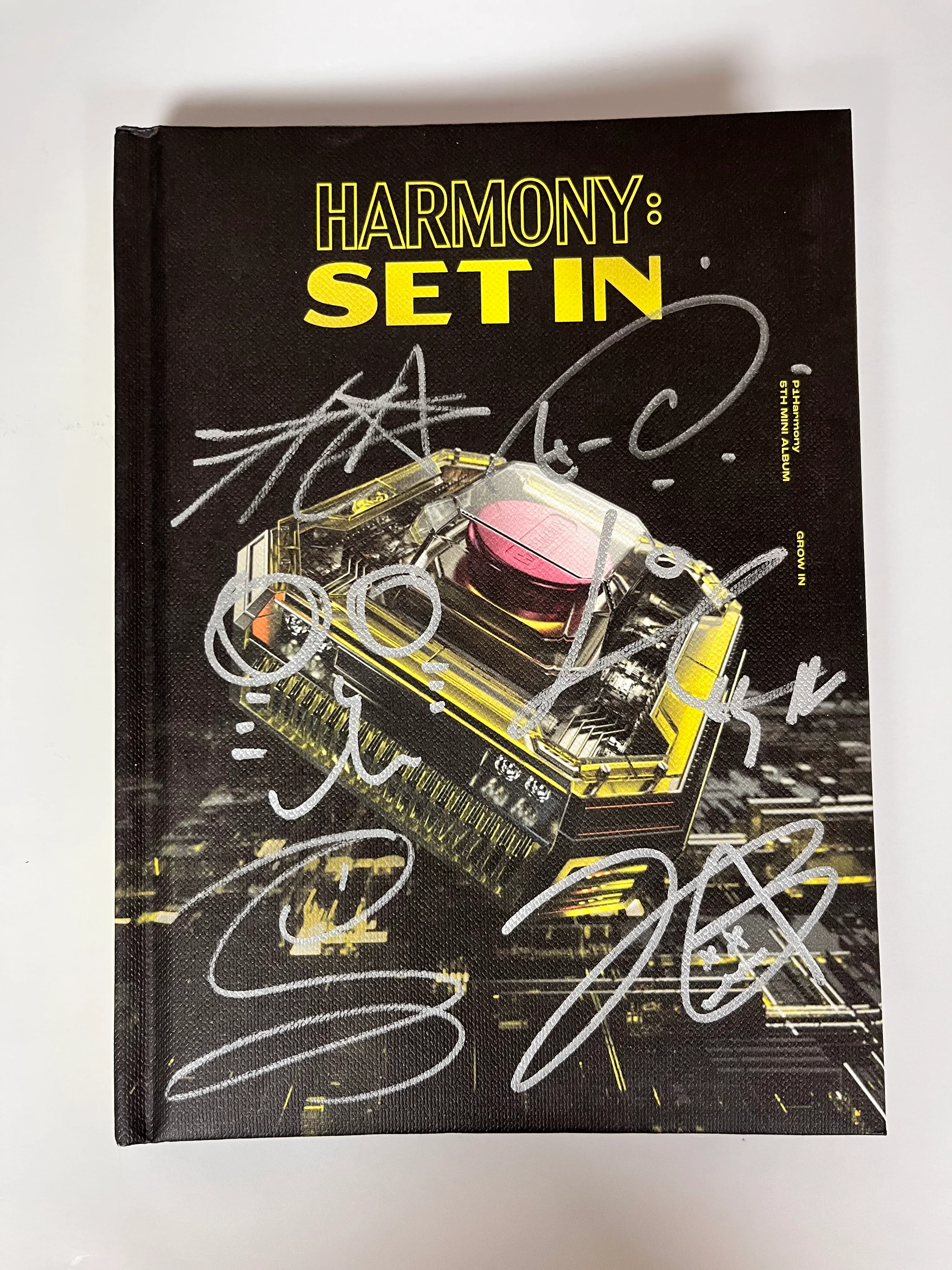 P1Harmony - 5TH MINI ALBUM [HARMONY : SET IN] AUTOGRAPHED ALBUM