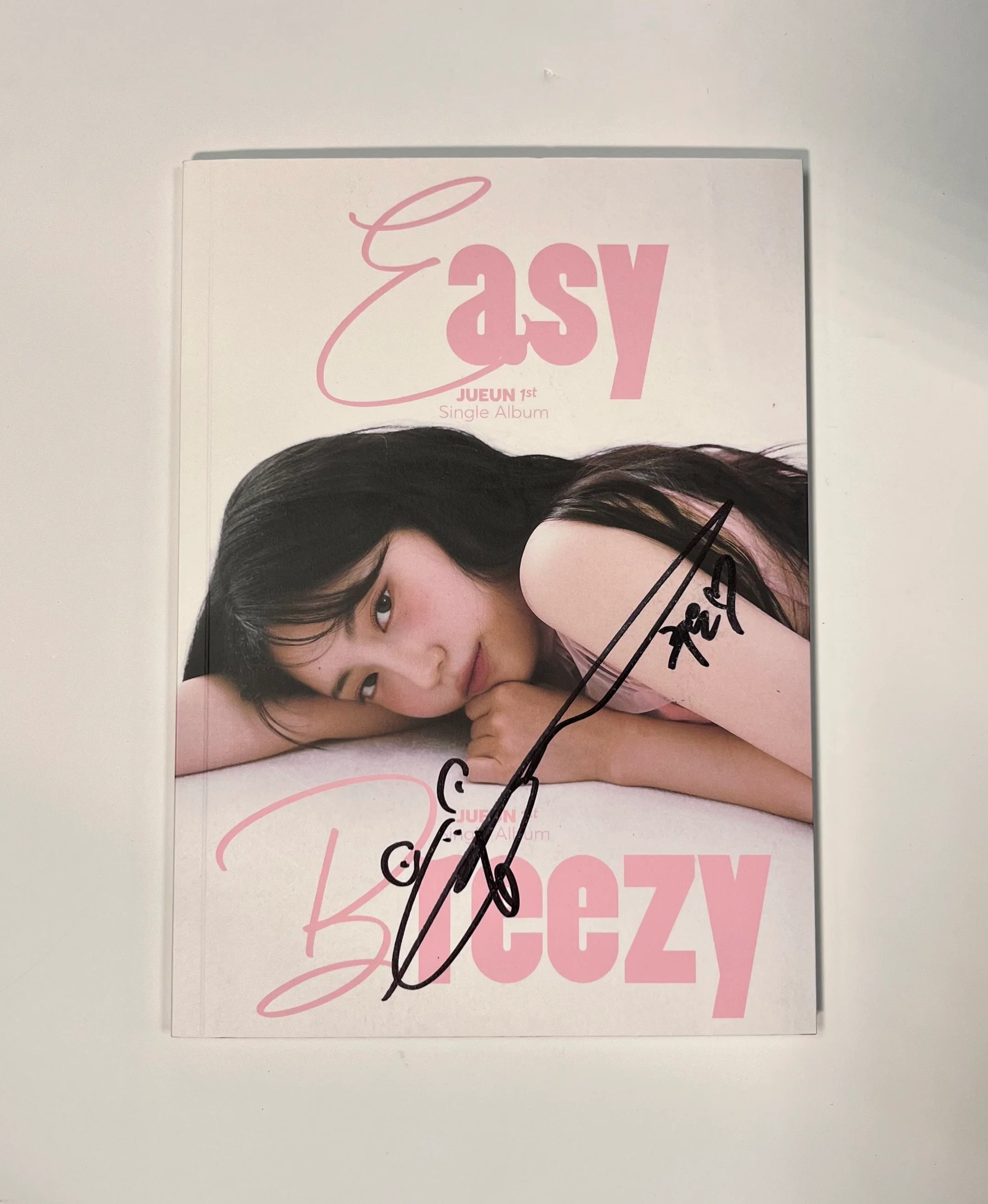 주은 (JUEUN) - 싱글1집 [Easy Breezy] AUTOGRAPHED ALBUM