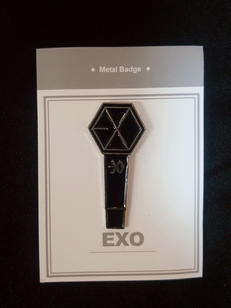 EXO LIGHTSTICK PIN BADGE