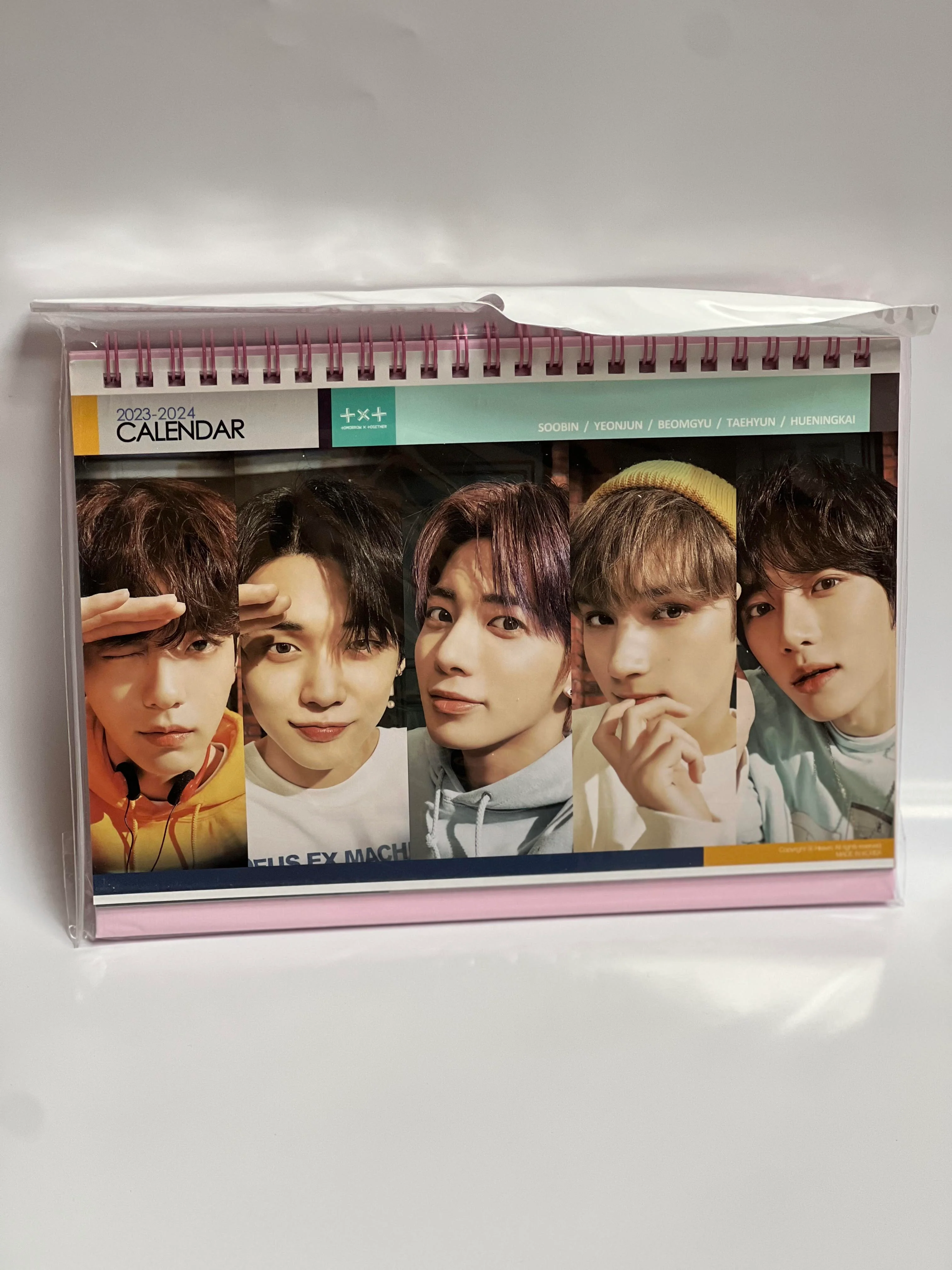 KPOP 2023-2024 PHOTO DESK CALENDAR - Image 11
