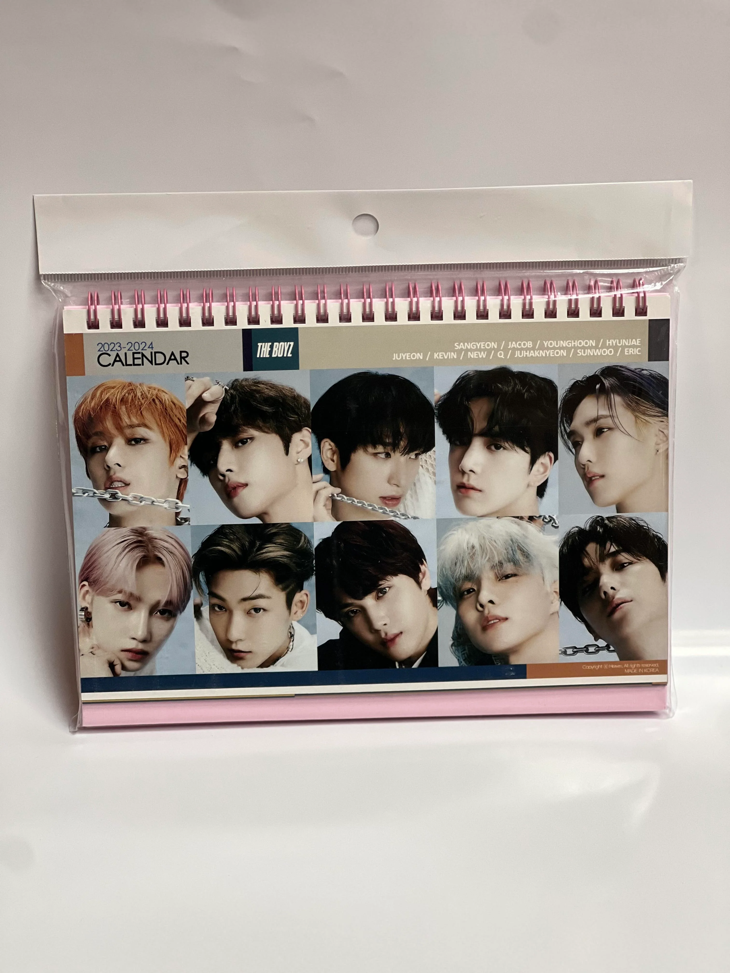KPOP 2023-2024 PHOTO DESK CALENDAR - Image 14