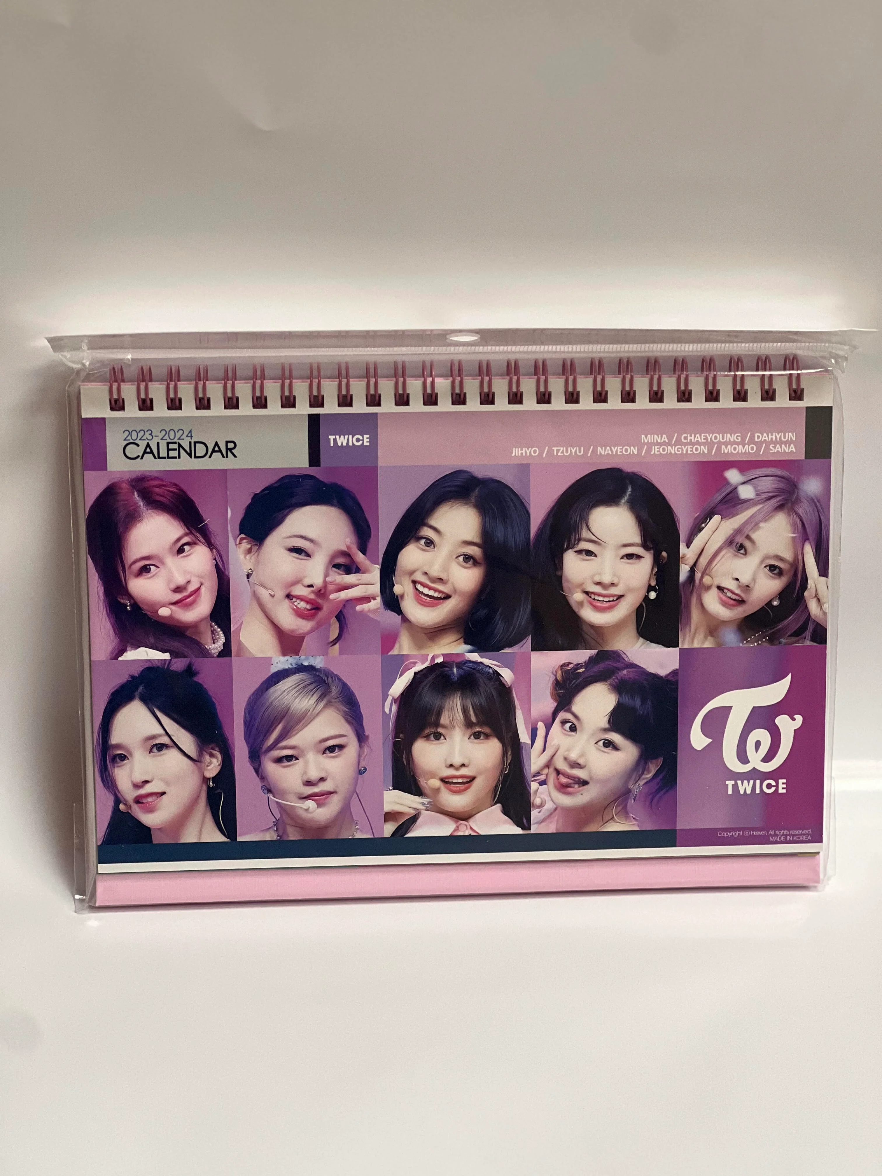 KPOP 2023-2024 PHOTO DESK CALENDAR - Image 19