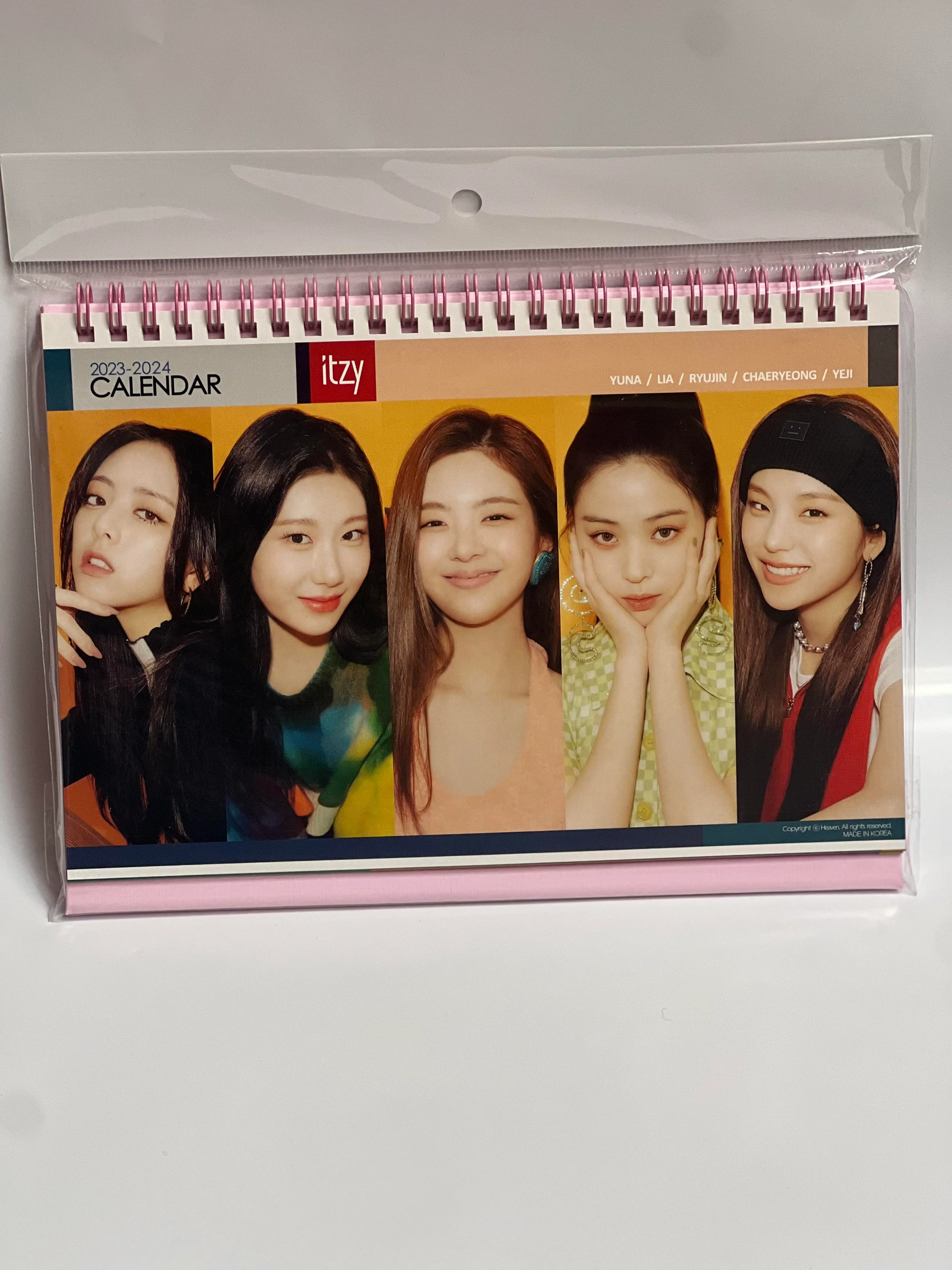 KPOP 2023-2024 PHOTO DESK CALENDAR - Image 22