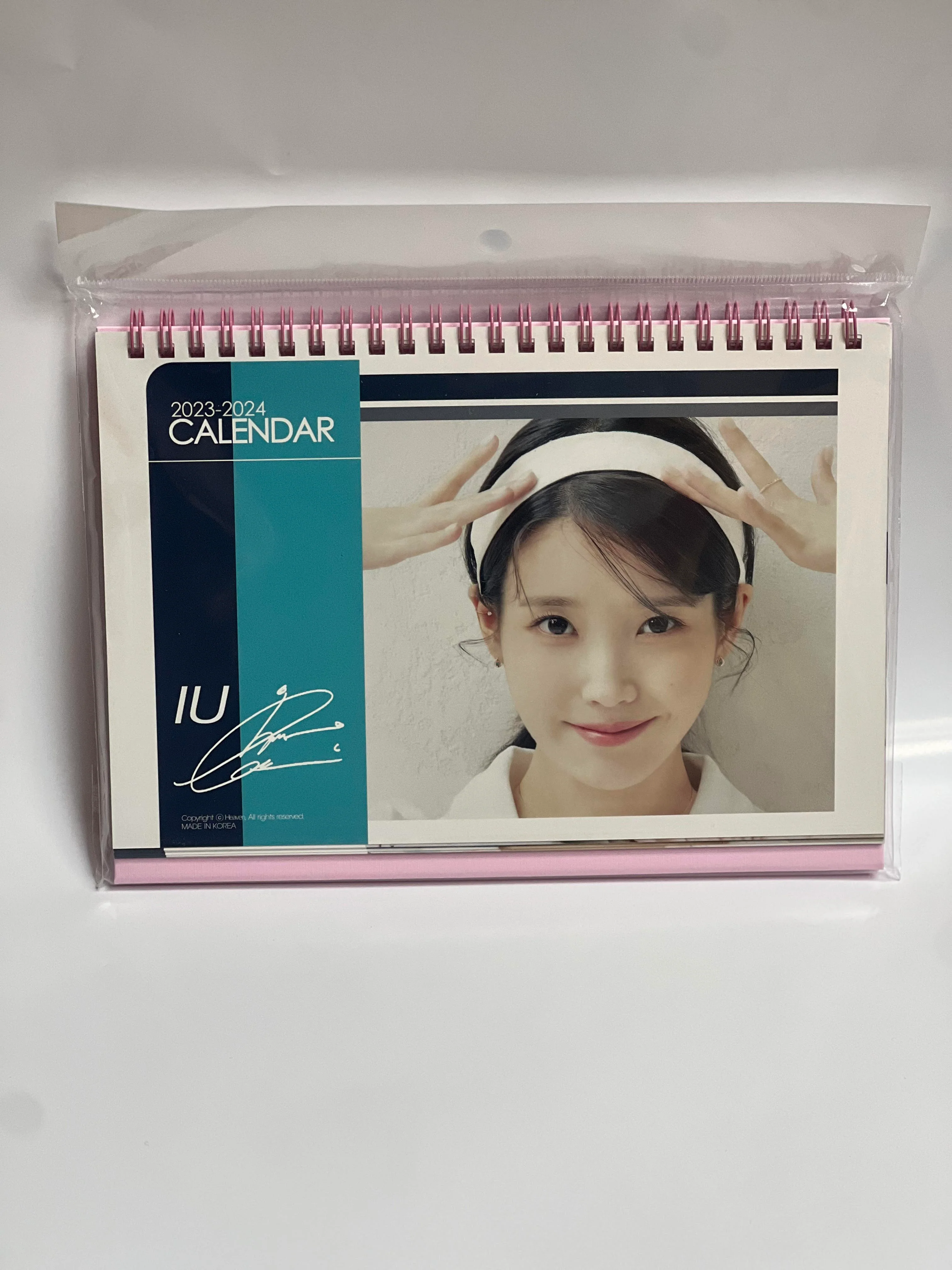 KPOP 2023-2024 PHOTO DESK CALENDAR - Image 23