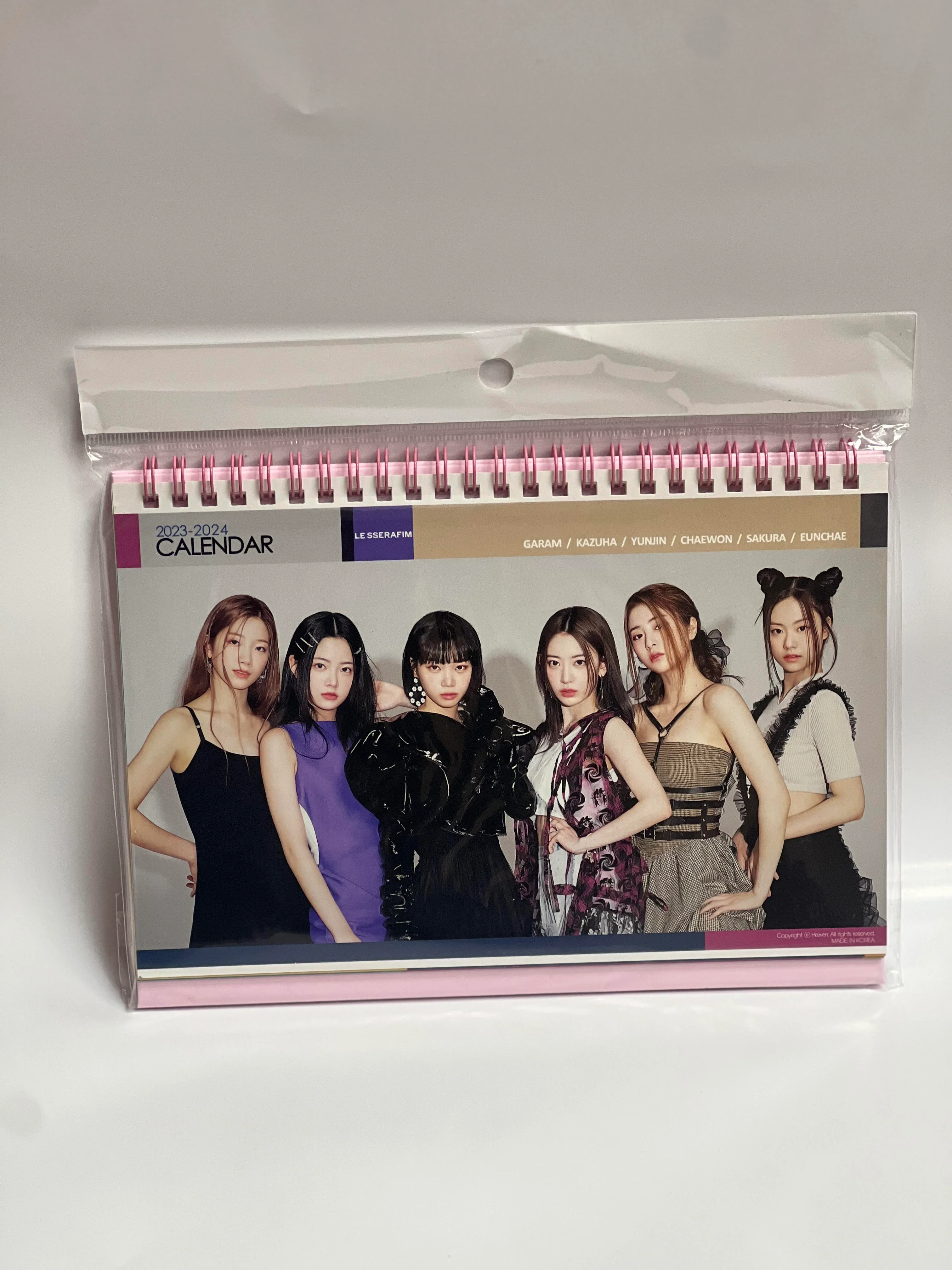 KPOP 2023-2024 PHOTO DESK CALENDAR - Image 24