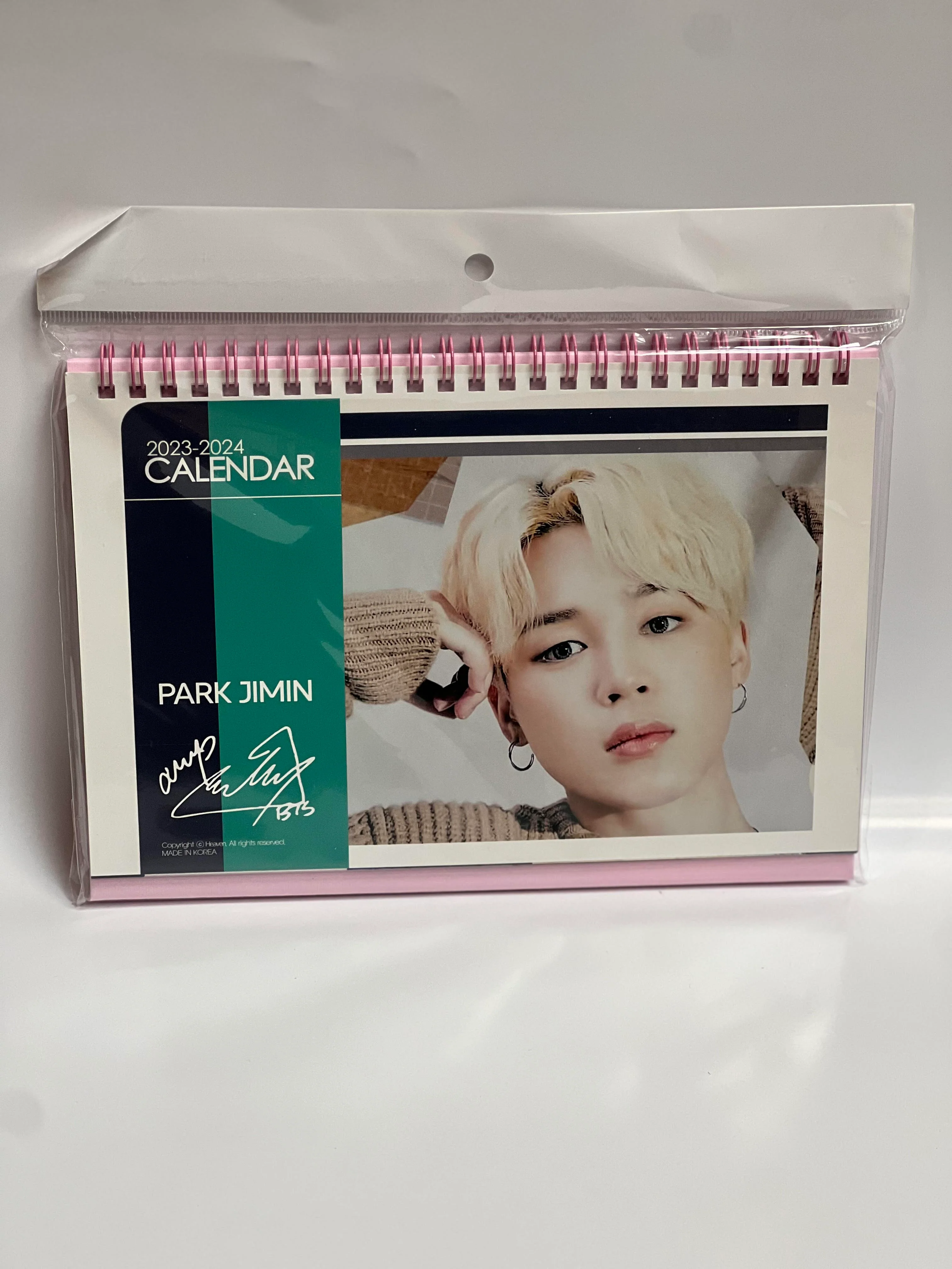 KPOP 2023-2024 PHOTO DESK CALENDAR - Image 8