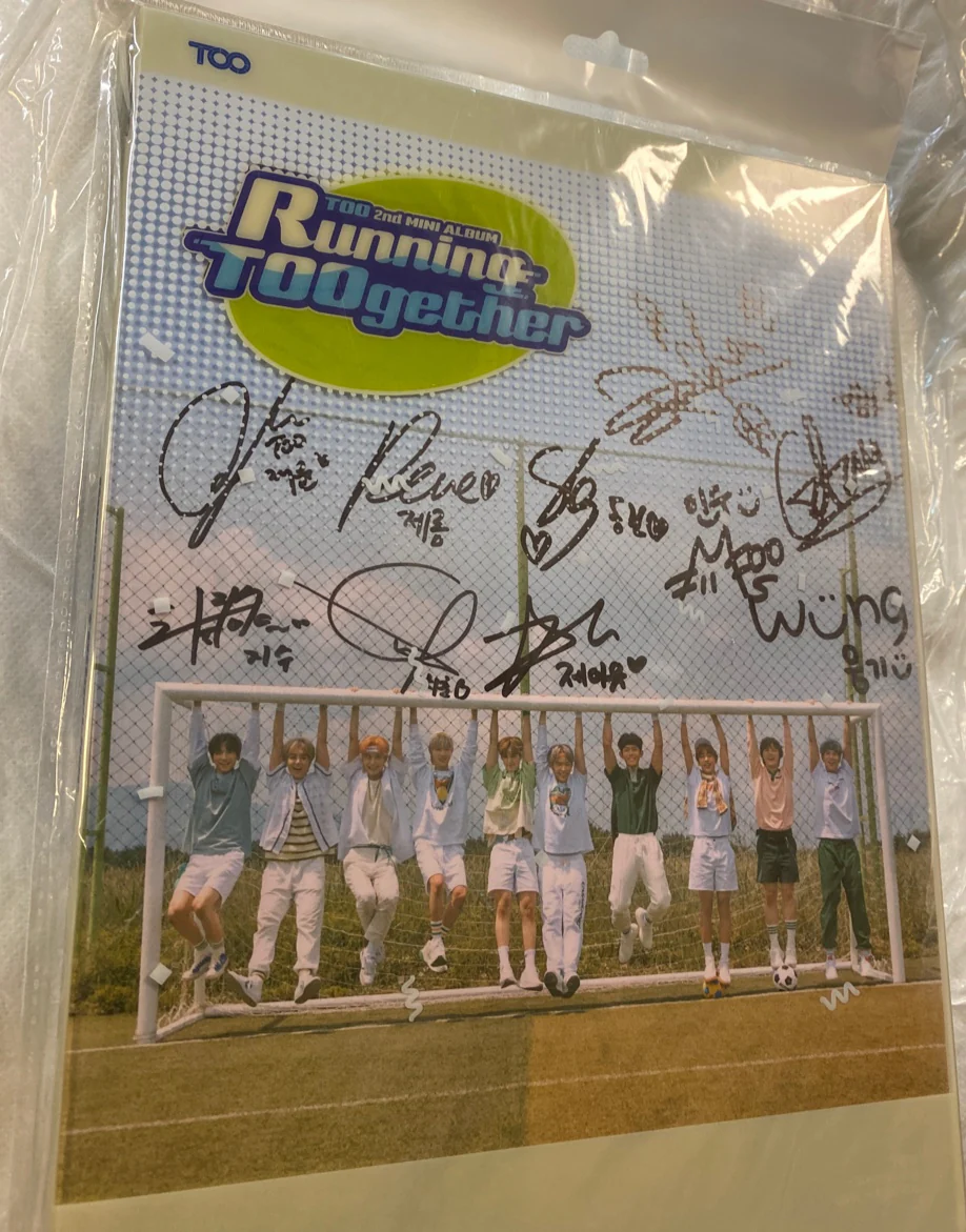 TOO - Autographed Album [Running TOOgether] signed album (ONLINE ONLY)
