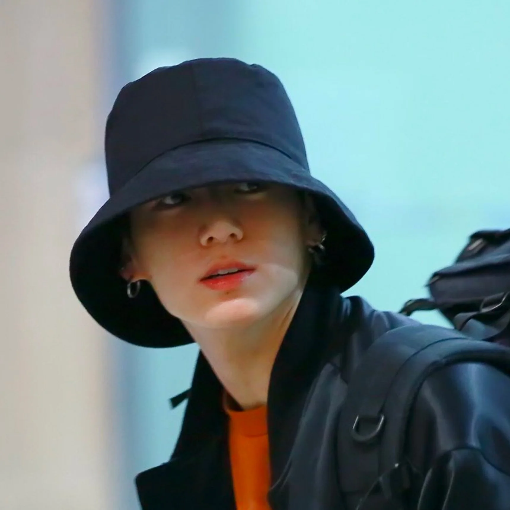 [VARZAR ] STUD DROP OVER FIT BUCKET HAT BLACK