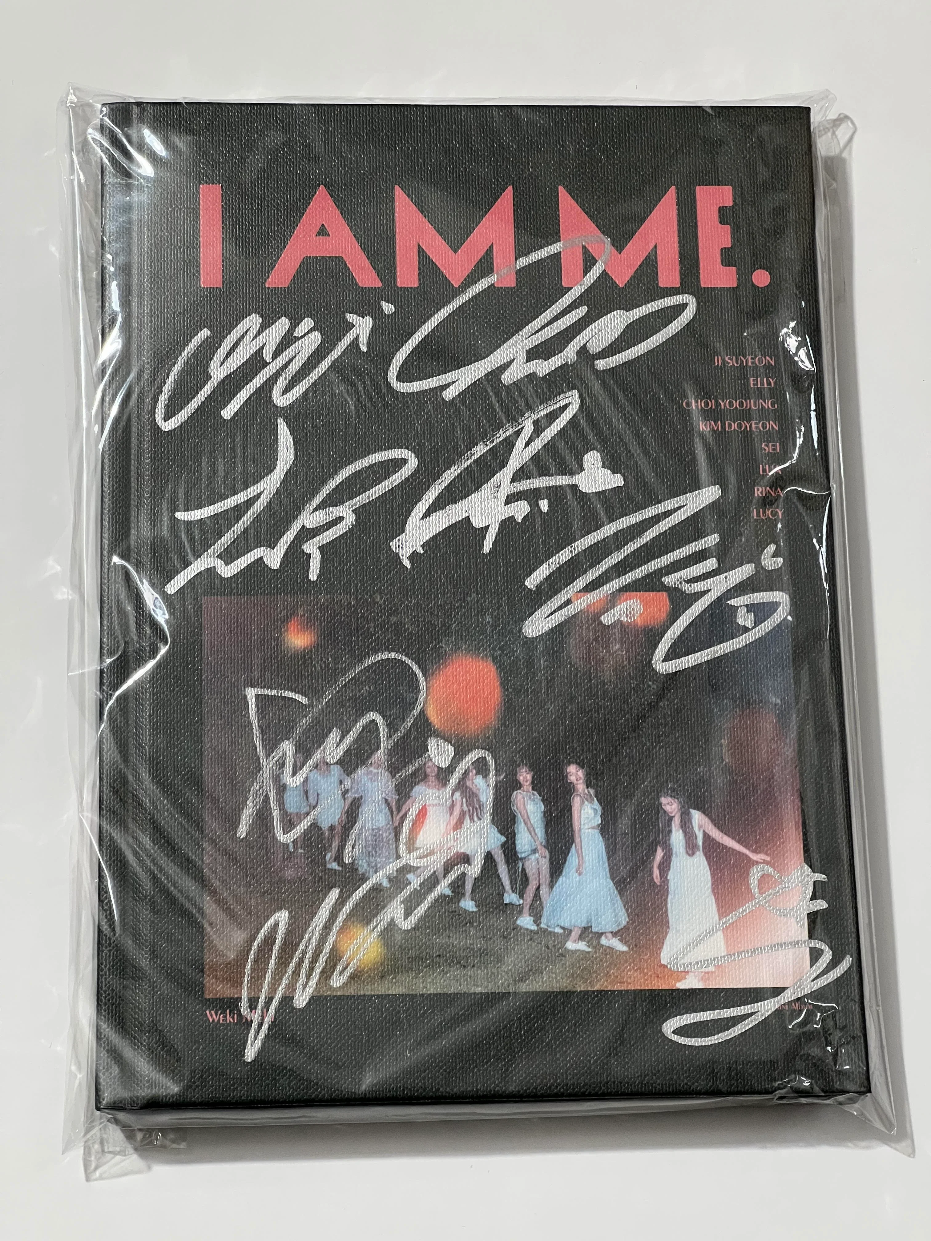 [SIGNED] WEKI MEKI - I AM ME